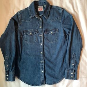 Levi’s western stretch denim snap close long sleeve shirt NWOT